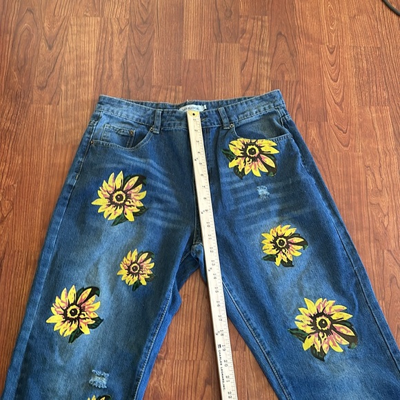 Mistook denim jeans size large. Waist 32. Yellow flowers - Picture 3 of 6